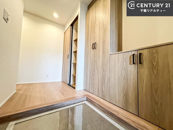 谷津パークタウン弐番街32号棟(玄関)