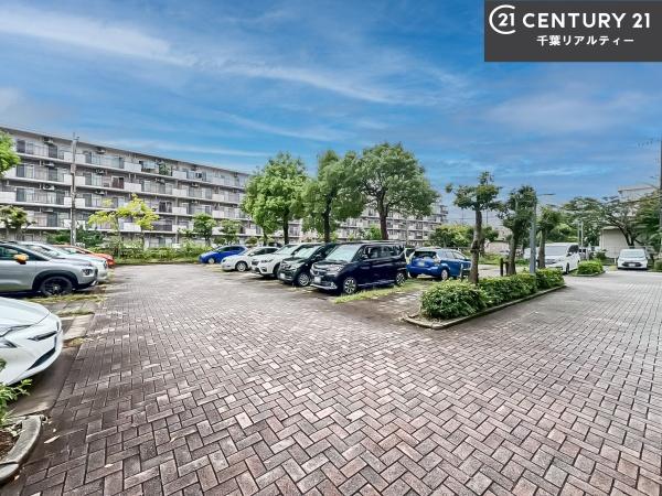 谷津パークタウン弐番街32号棟(駐車場)