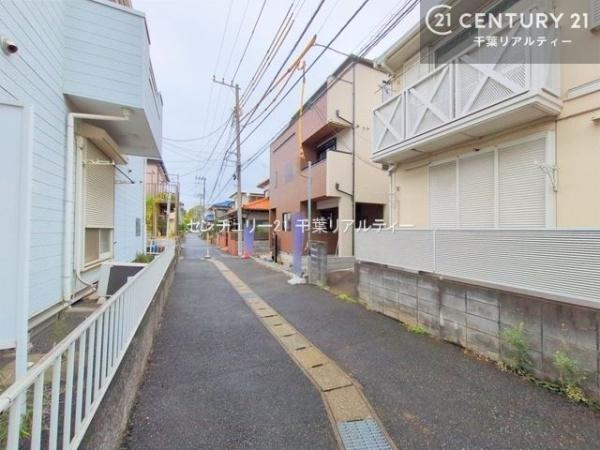 千葉市稲毛区稲毛東5丁目(前面道路含む現地写真)