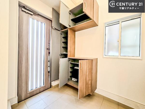 船橋市日の出1丁目 1号棟(玄関)