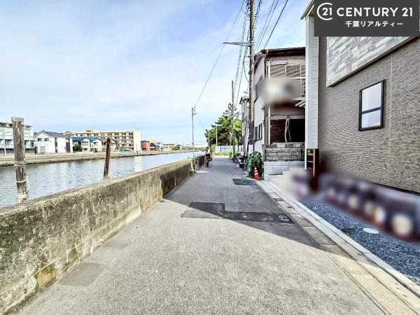 船橋市日の出1丁目 1号棟(前面道路含む現地写真)