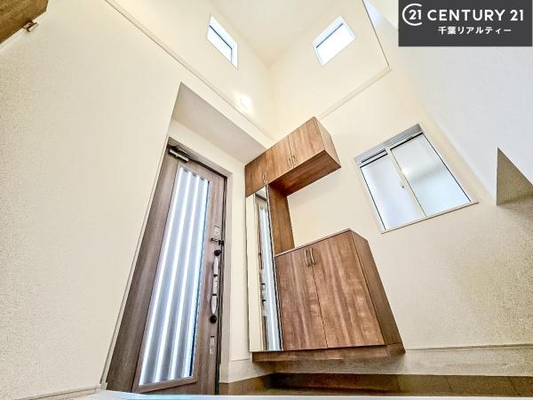 船橋市日の出1丁目 1号棟(玄関)