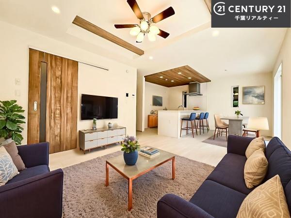 船橋市日の出1丁目 1号棟(リビング)