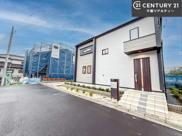 船橋市藤原5丁目 4号棟(前面道路含む現地写真)