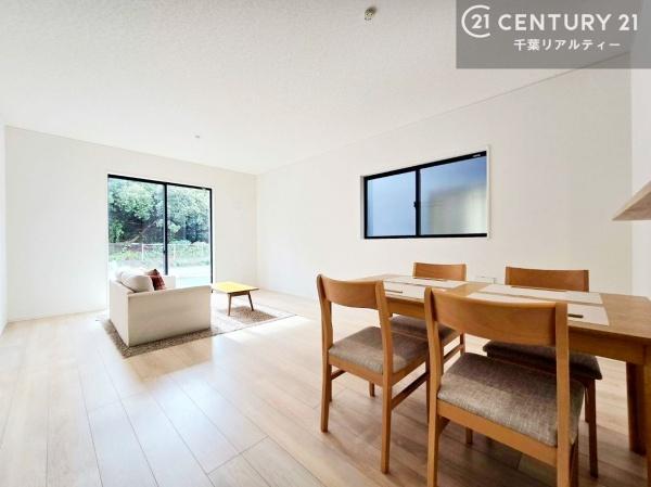 千葉市花見川区宮野木台 2号棟(リビング)
