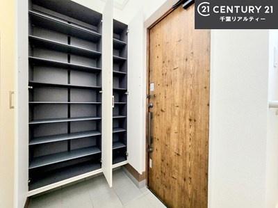 千葉市稲毛区長沼原町(玄関)