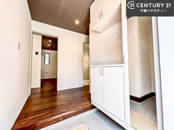 グラファーレ船橋市三山9丁目(玄関)
