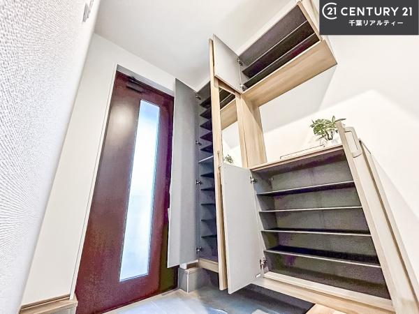 船橋市田喜野井5丁目 2号棟(玄関)