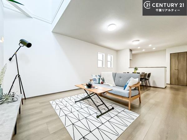 船橋市田喜野井5丁目 2号棟(リビング)