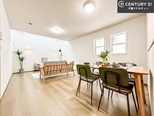 船橋市田喜野井5丁目 2号棟(リビング)