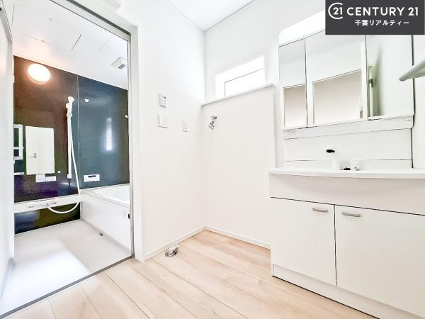 四街道市栗山 1号棟(洗面台・洗面所)