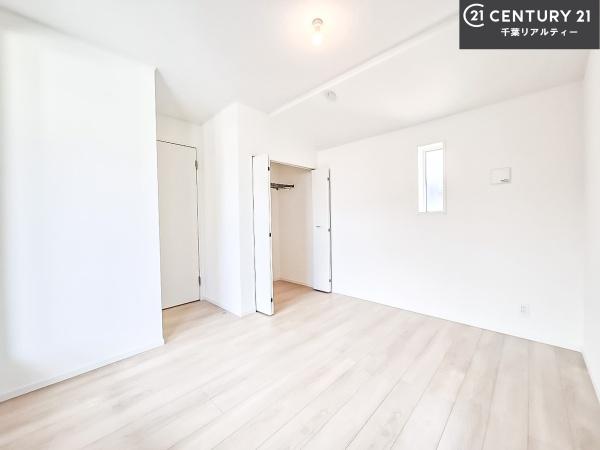 四街道市栗山 1号棟(寝室)