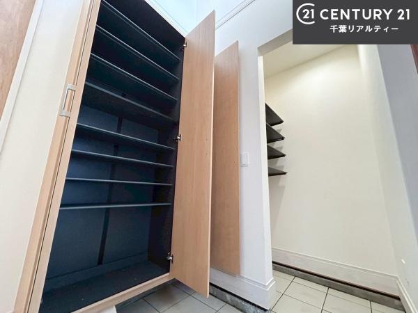 茂原市緑ケ丘3丁目 1号棟(玄関)