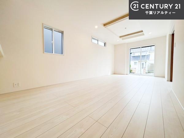 茂原市緑ケ丘3丁目 1号棟(リビング)