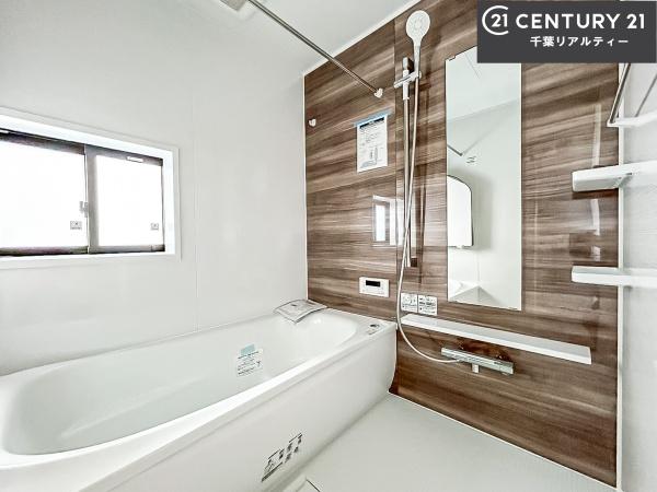 グラファーレ成田市玉造6丁目 1号棟(バス)