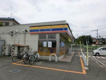 グラファーレ成田市玉造6丁目 1号棟(ミニストップ成田玉造店)