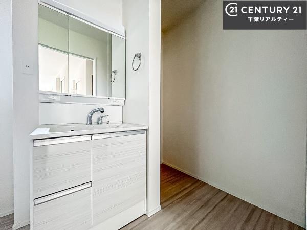 グラファーレ成田市玉造6丁目 1号棟(洗面台・洗面所)