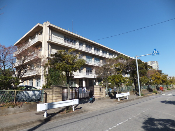 稲毛高浜南団地16号棟(千葉市立高浜中学校)