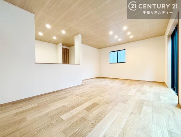 千葉市美浜区磯辺1丁目 B号棟(リビング)