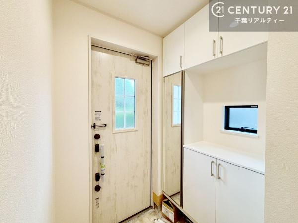 千葉市美浜区磯辺1丁目 A号棟(玄関)