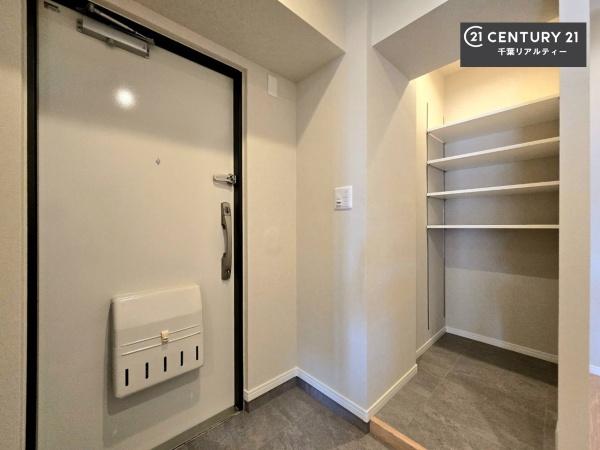 検見川ハウスD棟(玄関)