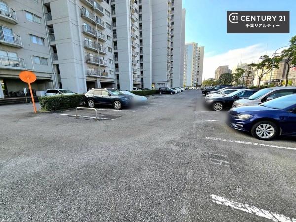 検見川ハウスD棟(駐車場)