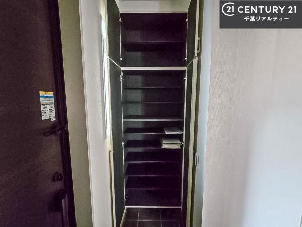 船橋市前原西6丁目 4号棟(玄関)