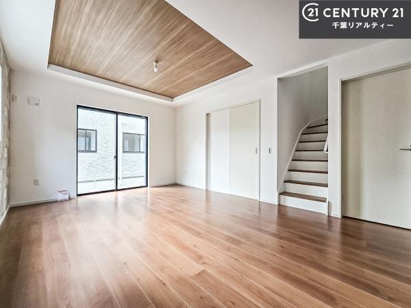 船橋市前原西6丁目 4号棟(リビング)