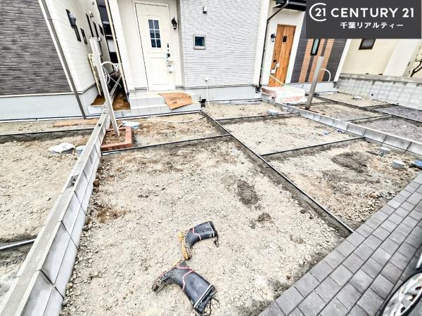 船橋市上山町3丁目 B号棟(駐車場)