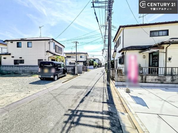 船橋市新高根3丁目 B号棟(前面道路含む現地写真)