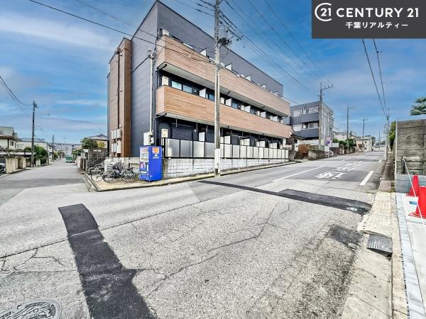 船橋市習志野台2丁目 1号棟(前面道路含む現地写真)