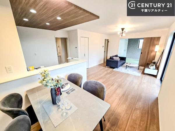 グラファーレ船橋市旭町1丁目(リビング)