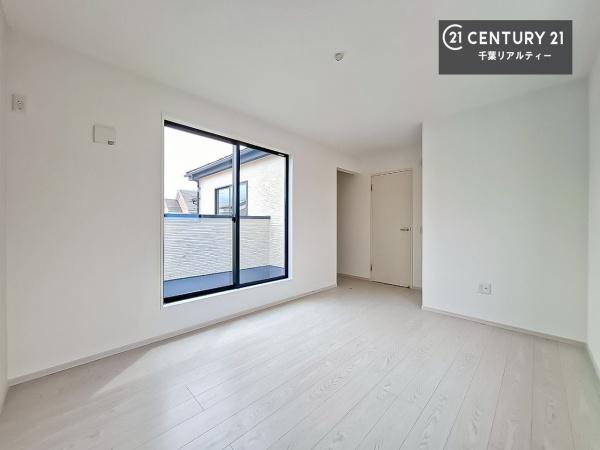 千葉市花見川区浪花町　１号棟