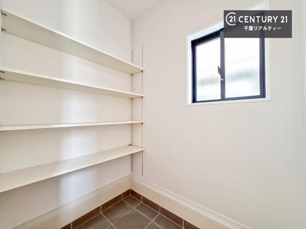 千葉市花見川区浪花町　１号棟