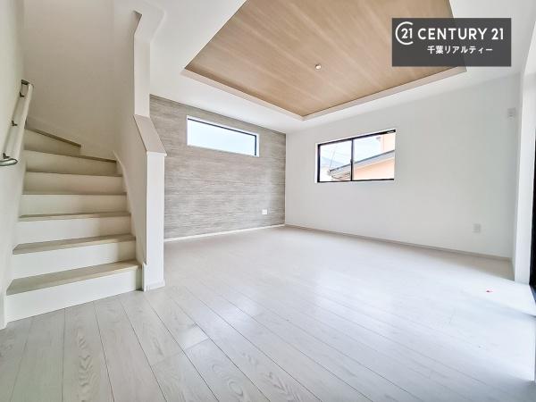 千葉市花見川区浪花町　１号棟