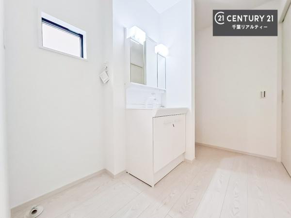 千葉市花見川区浪花町　１号棟