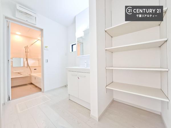 千葉市花見川区浪花町　１号棟