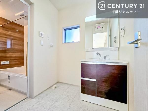 千葉市中央区寒川町２丁目　３号棟