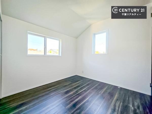 千葉市若葉区千城台西１丁目　２号棟