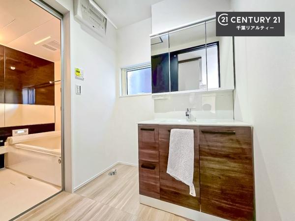 千葉市若葉区千城台西１丁目　２号棟