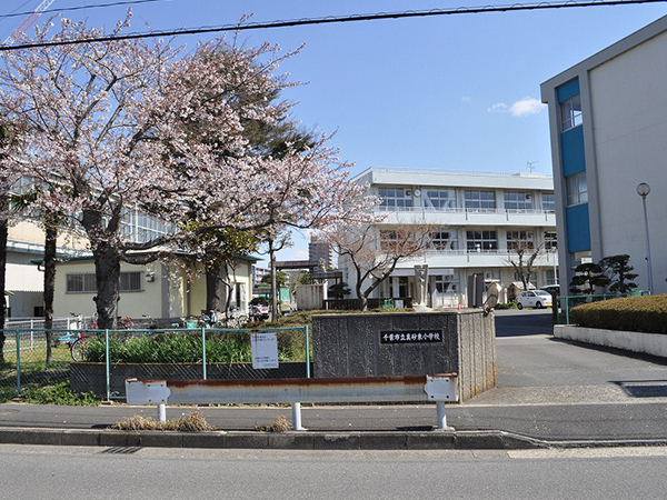 検見川ガーデンハイツ　３棟(千葉市立真砂東小学校)