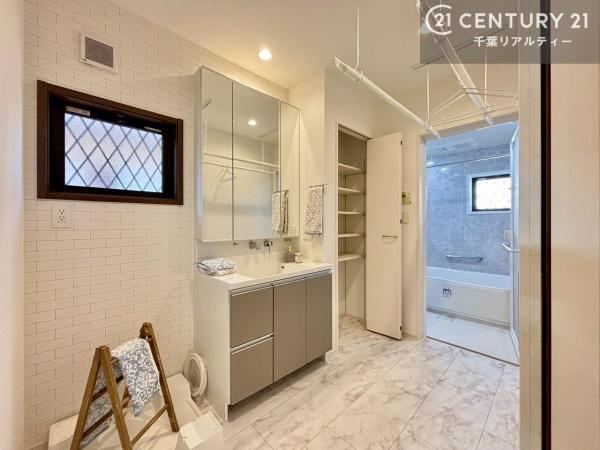 千葉市稲毛区穴川町