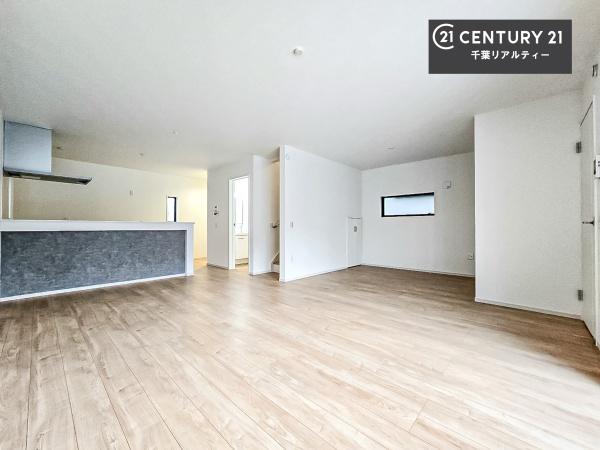 千葉市中央区寒川町３丁目　３号棟