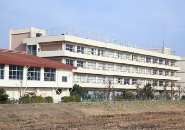 ＧＲＡＦＡＲＥ市川市曽谷４丁目　３号棟(市川市立東国分中学校)