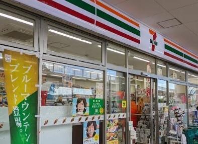 佐倉市上座　２号棟(セブンイレブンユーカリが丘駅前店)