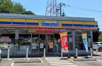 白井市南山２丁目　Ａ号棟(ミニストップ千葉ニュータウン南山店)