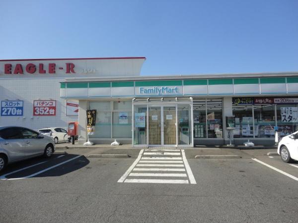グラファーレ成田市並木町　2号棟(ファミリーマート富里インター店)