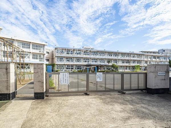 千葉市花見川区検見川町５丁目　３号棟(千葉市立検見川小学校)
