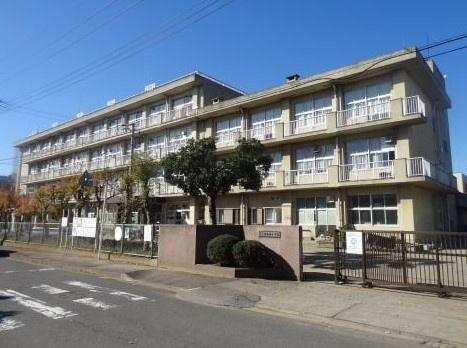 幕張ファミールハイツ４号棟(千葉市立幕張南小学校)