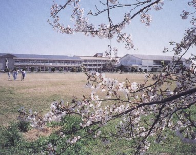 君津市南子安4丁目 1号棟(君津市立君津中学校)